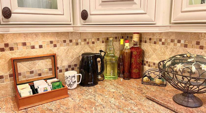 Photo of Kitchen in North of Wilshire