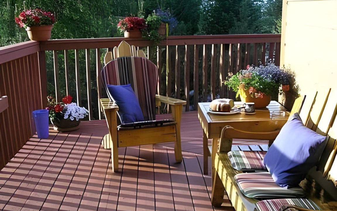 Photo of Patio Balcony in East Kootenay