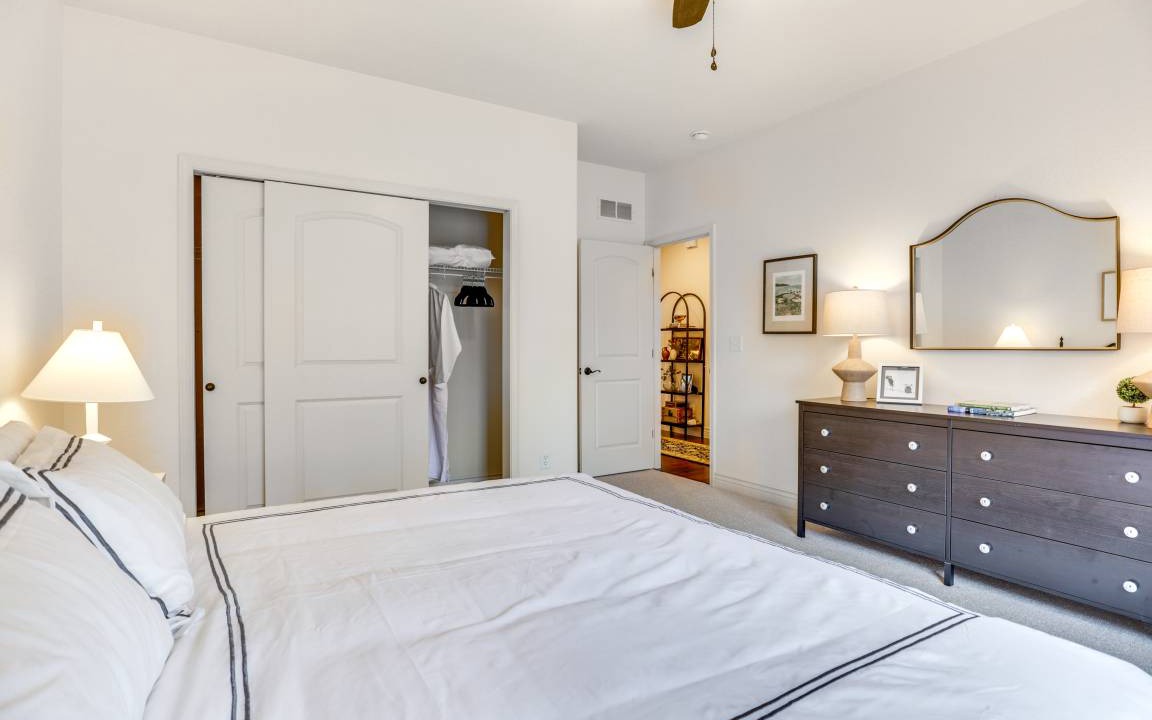 Photo of Bedroom in Camdenton