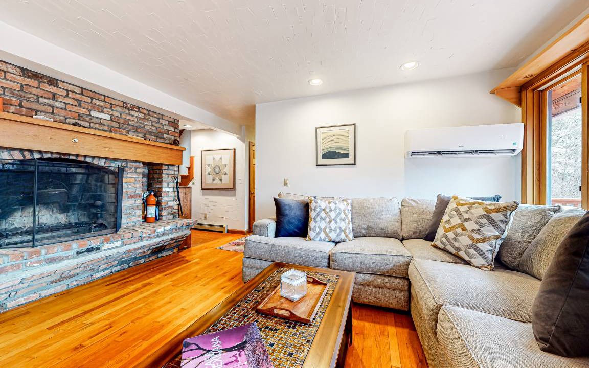 Photo of Livingroom in Pittsfield