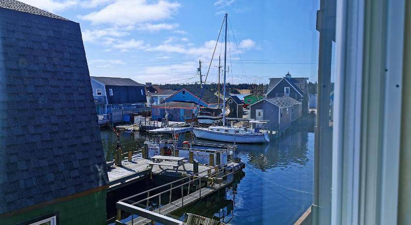 Photo of Others in Eastern Passage