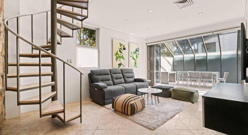 Photo of Others in Kirribilli