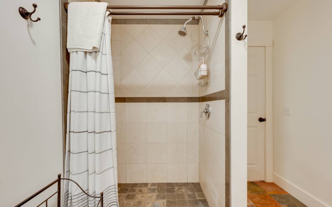 Photo of Bathroom in Hardwick