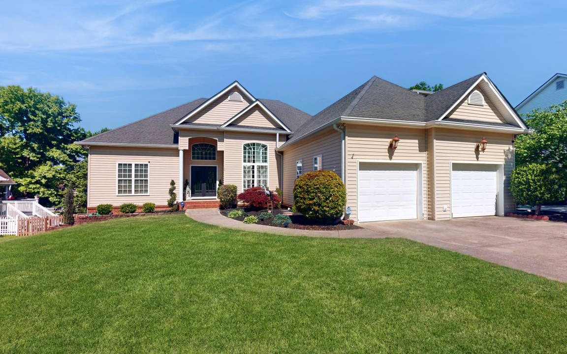 Photo of Buildings in Graysville