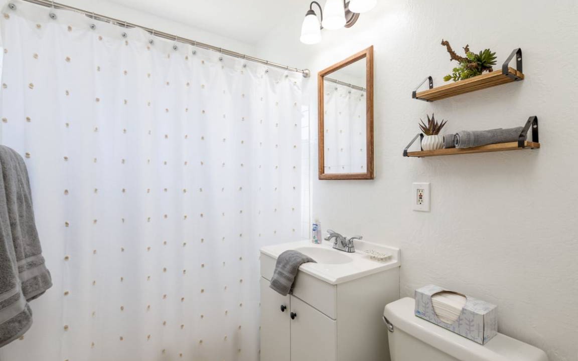 Photo of Bathroom in Linda Mar