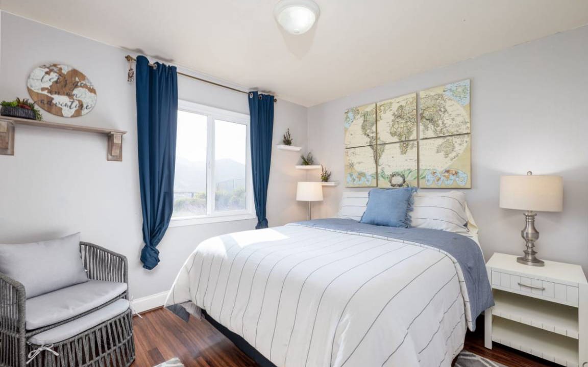 Photo of Bedroom in Linda Mar