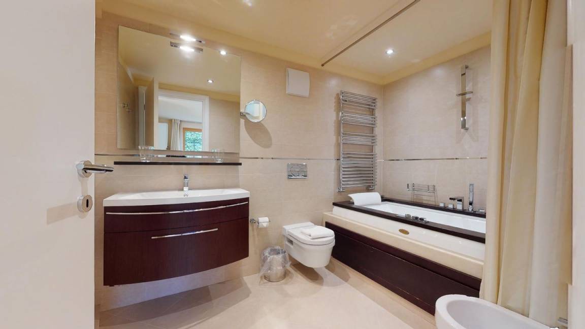 Photo of Bathroom in Madulain