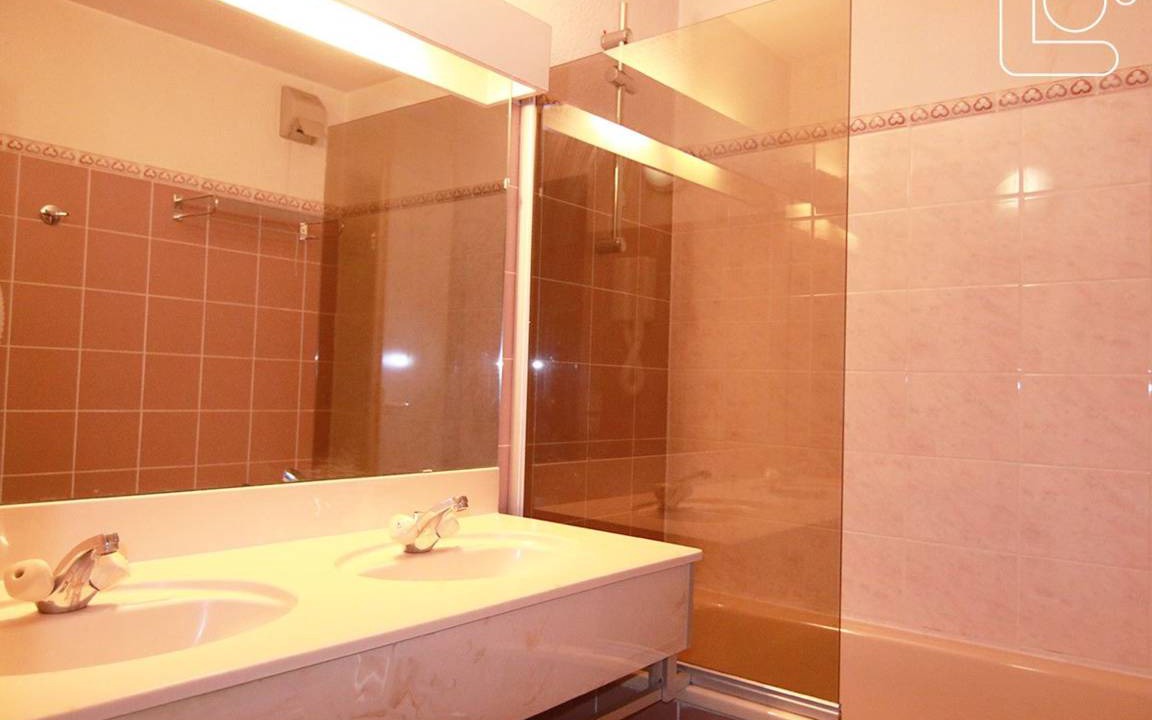 Photo of Bathroom in Bergers