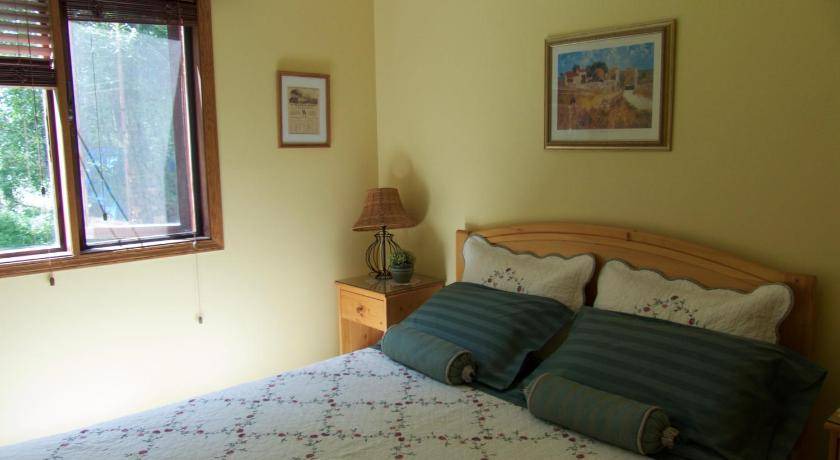 Photo of Bedroom in East Kootenay