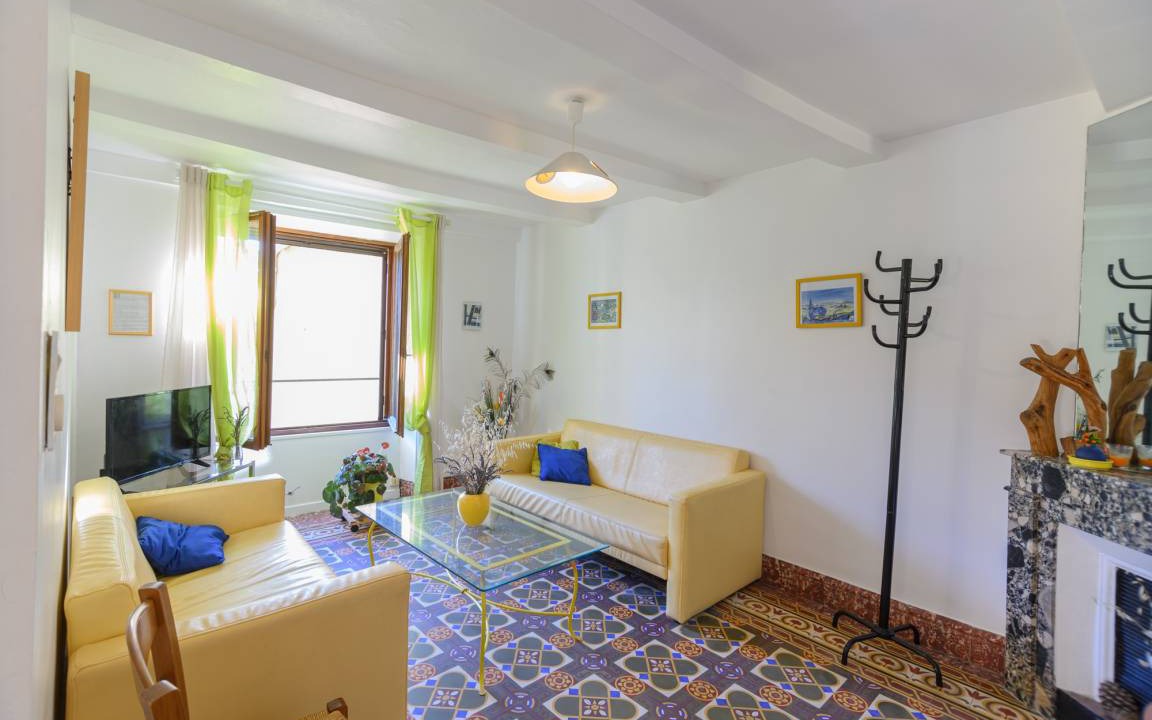 Photo of Livingroom in Largentiere