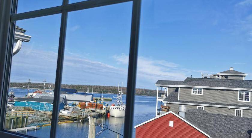 Photo of Others in Eastern Passage