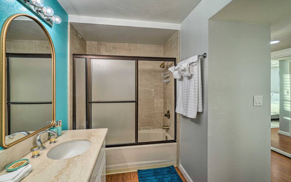 Photo of Bathroom in Edgemar - Pacific Manor