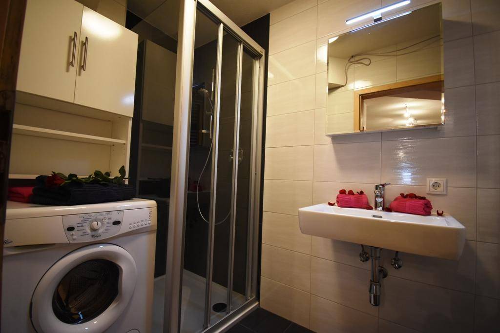 Photo of Bathroom in Ellboegen