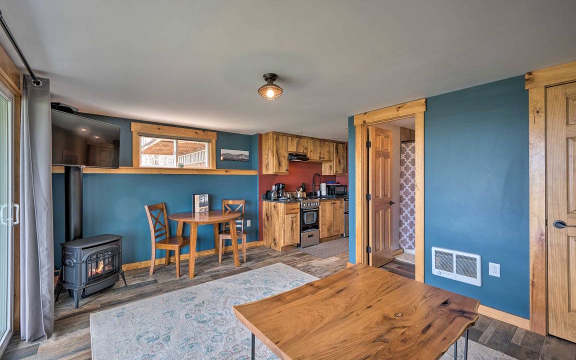 Photo of Livingroom in East Burke