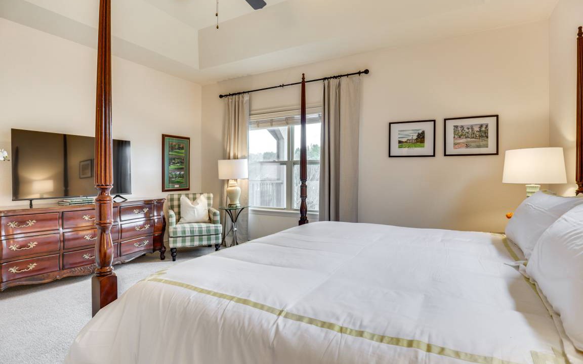 Photo of Bedroom in Camdenton