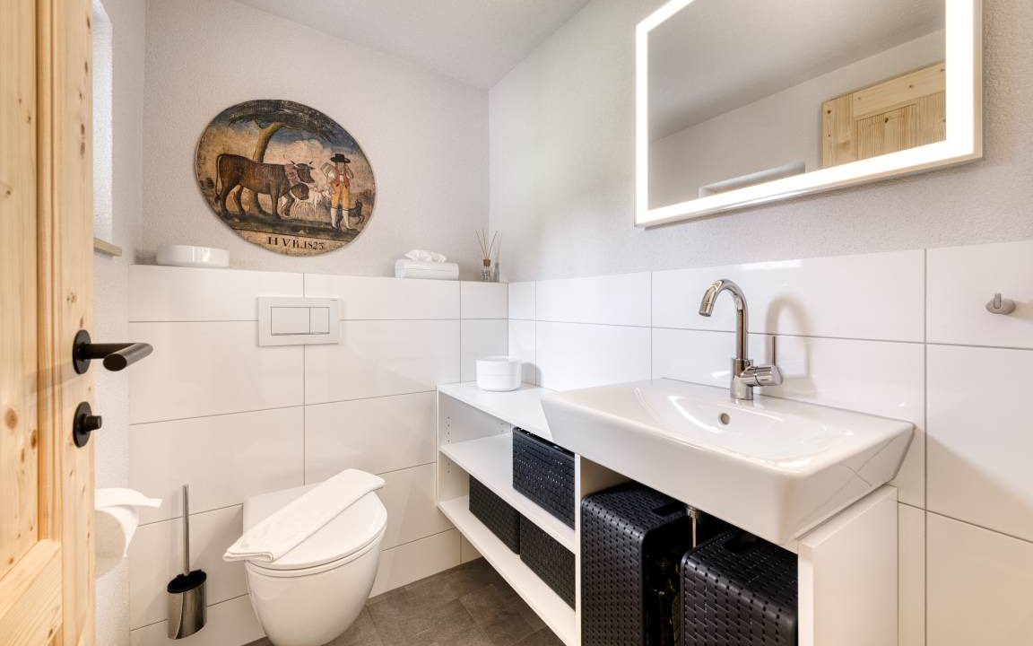 Photo of Bathroom in Damuels
