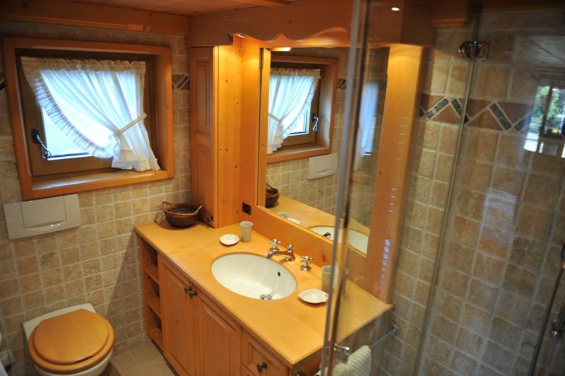 Photo of Bathroom in Zweisimmen Nr Gstaad