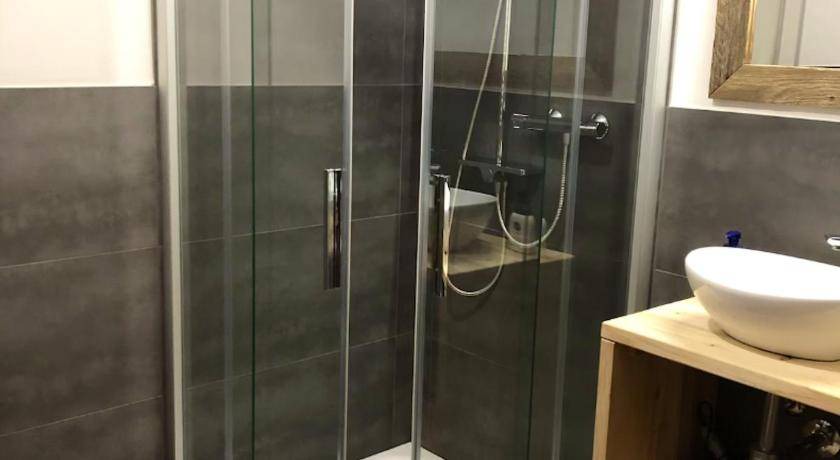 Photo of Bathroom in Mase