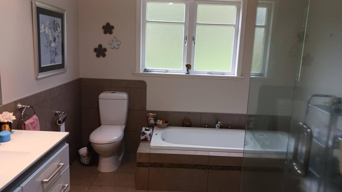 Photo of Bathroom in Taumarunui