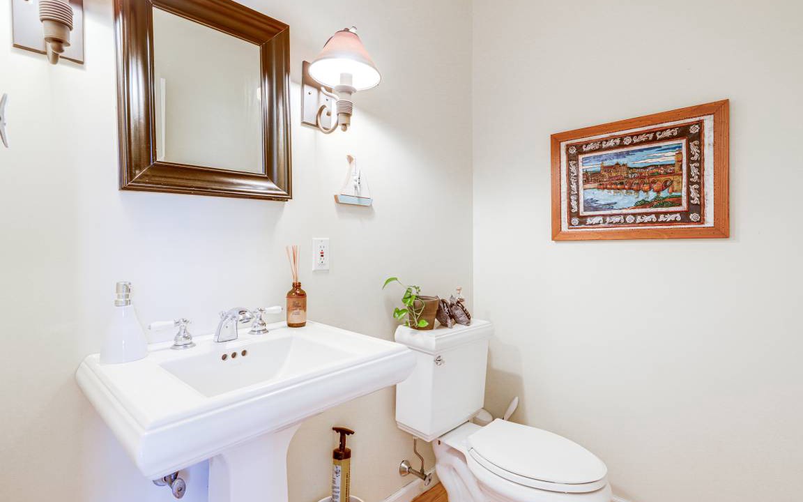 Photo of Bathroom in Old Mystic