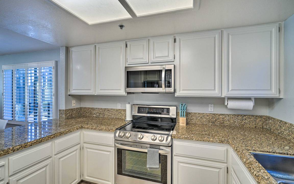 Photo of Kitchen in Edgemar - Pacific Manor