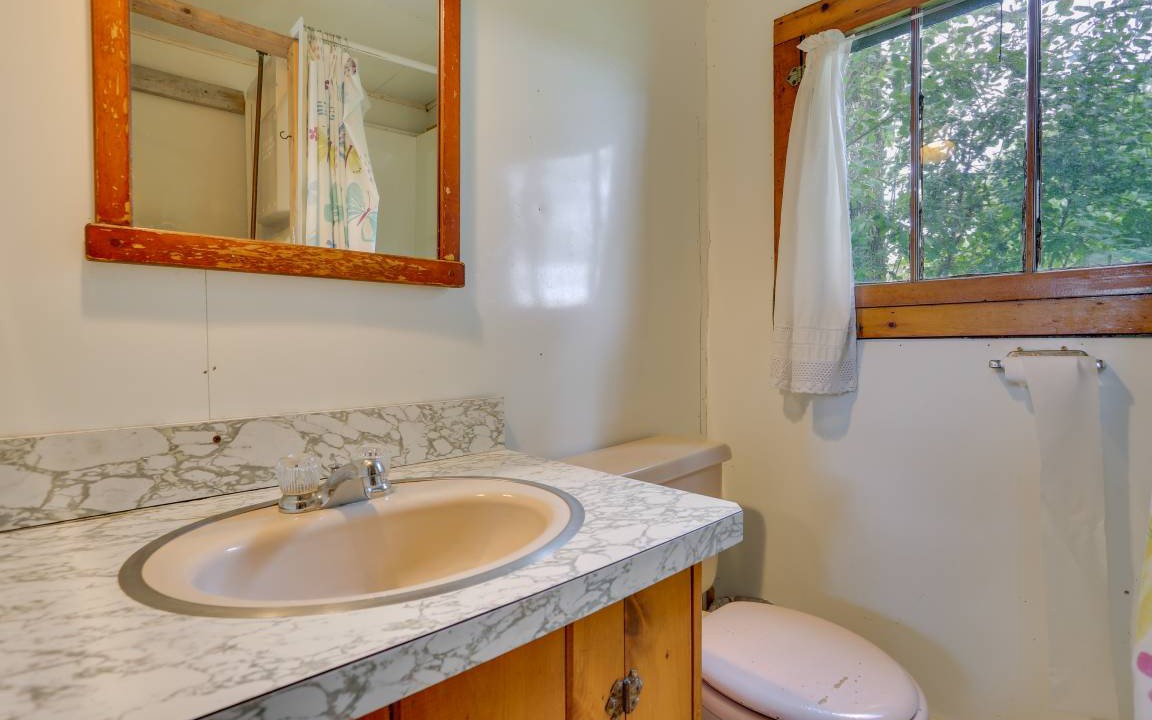 Photo of Bathroom in White Mills