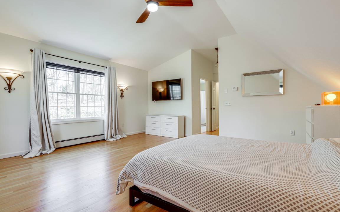 Photo of Bedroom in Old Mystic