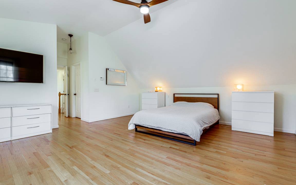 Photo of Bedroom in Old Mystic