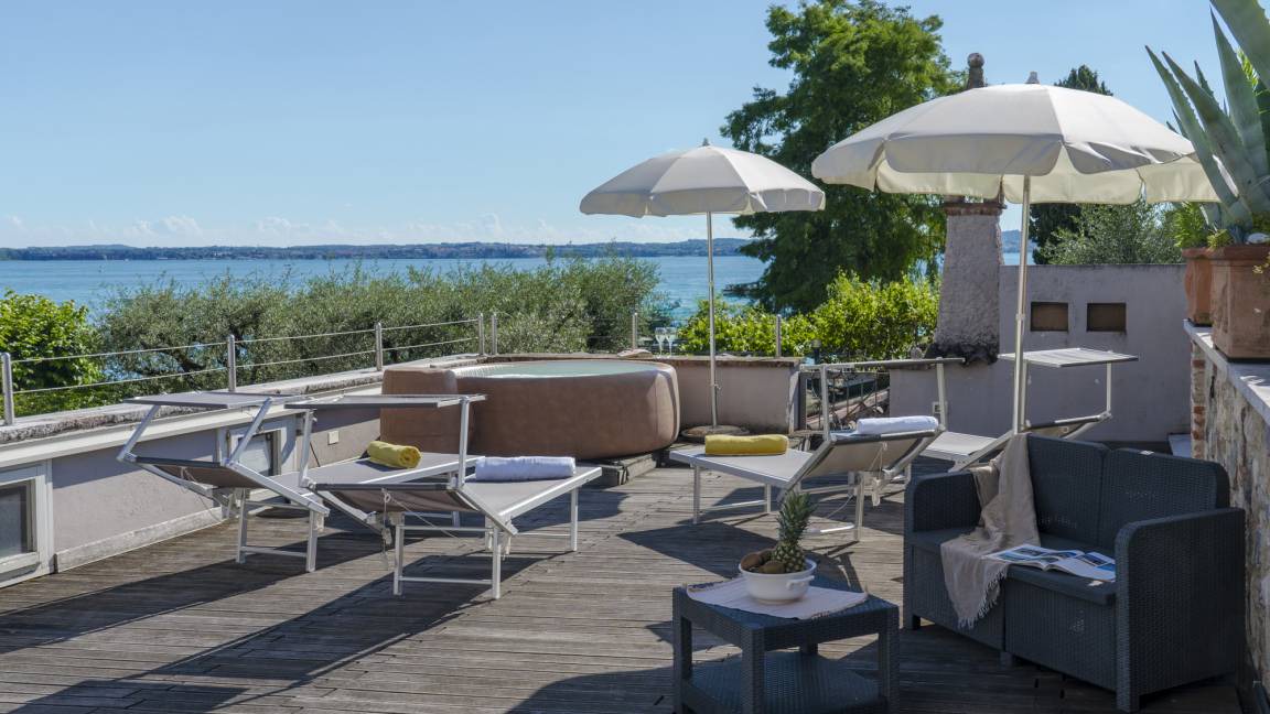 Photo of Patio Balcony in Sirmione Old Town