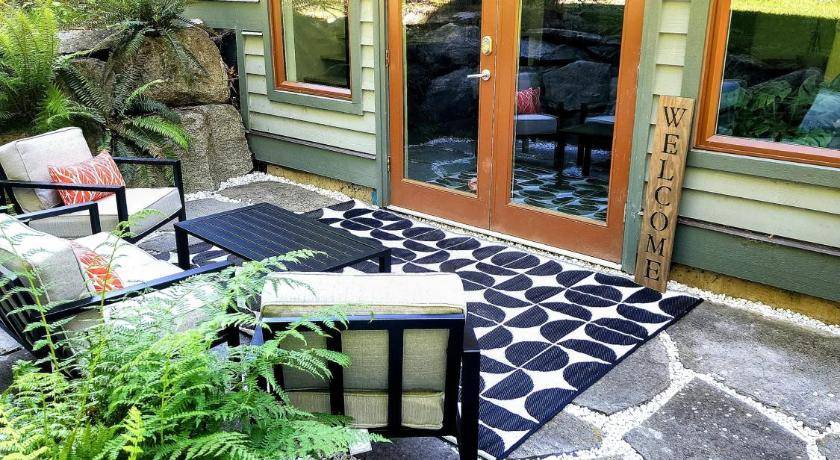 Photo of Patio Balcony in West Vancouver