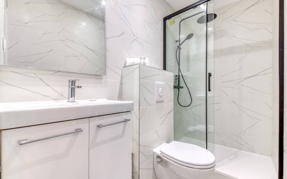 Photo of Bathroom in Griffon - Royale