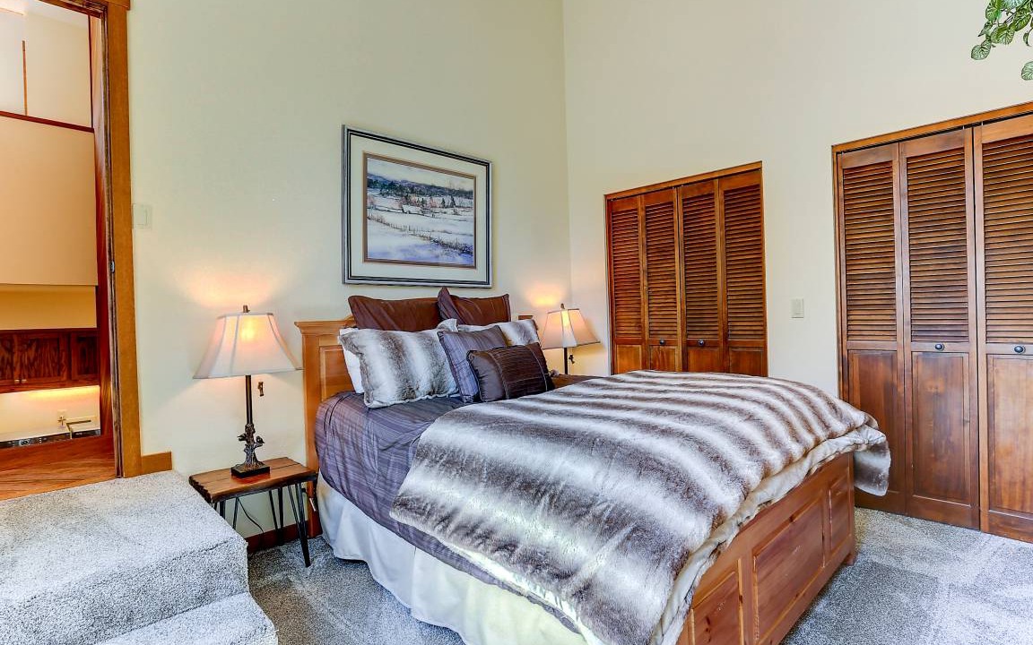 Photo of Bedroom in Sunriver