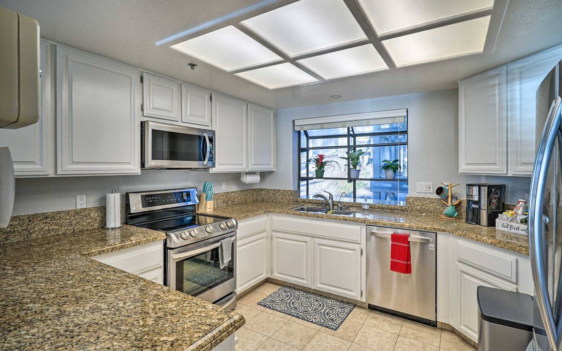 Photo of Kitchen in Edgemar - Pacific Manor