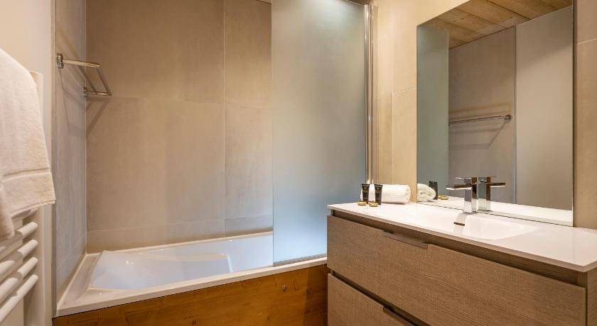 Photo of Bathroom in Eclose-Est