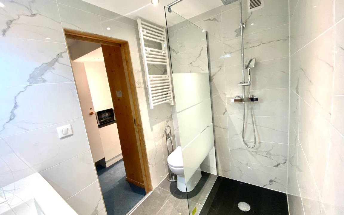 Photo of Bathroom in Arc-1800