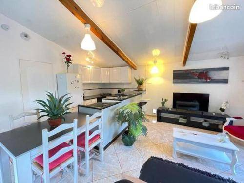 Photo of Livingroom in Miplaine