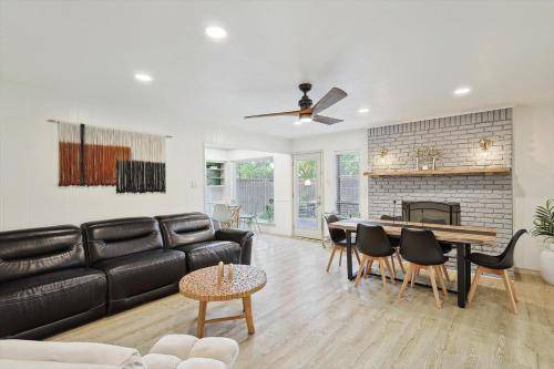 Photo of Livingroom in Far North Dallas