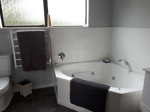 Photo of Bathroom in Taumarunui