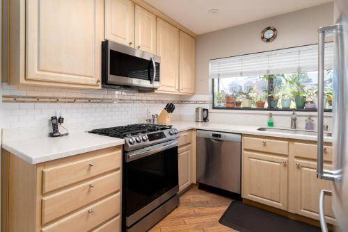 Photo of Kitchen in West Menlo Park