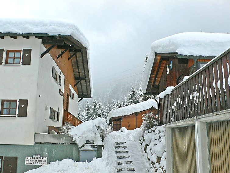 Photo of Buildings in Surava