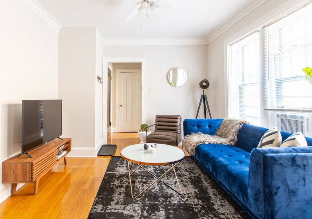 Photo of Livingroom in Ravenswood