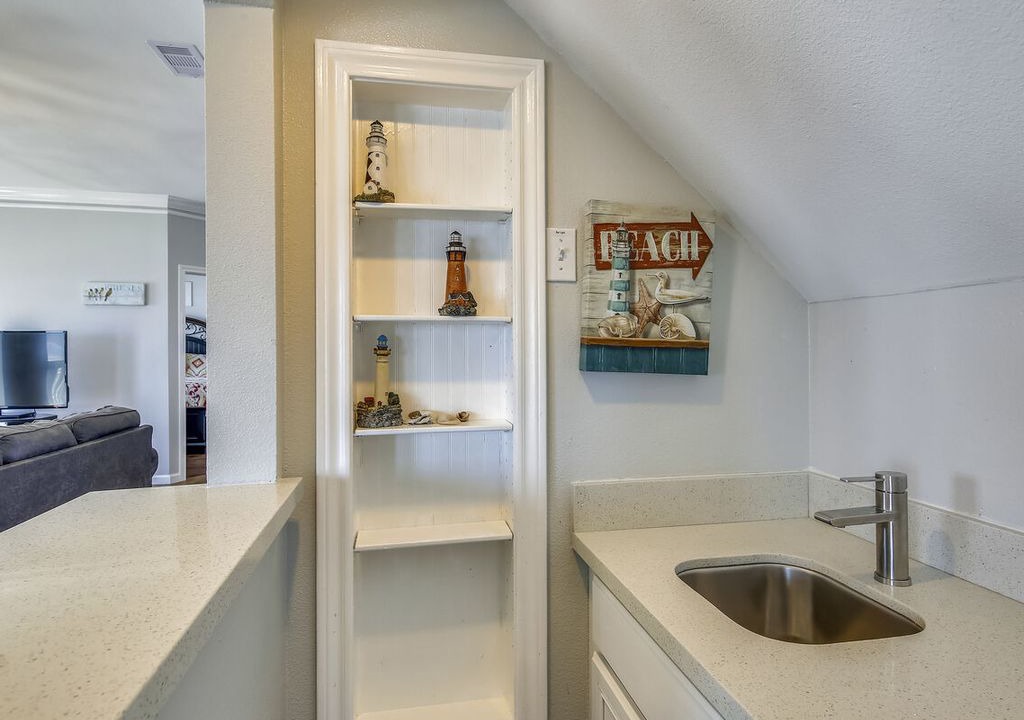 Photo of Livingroom in Sands Of Kahala Beach