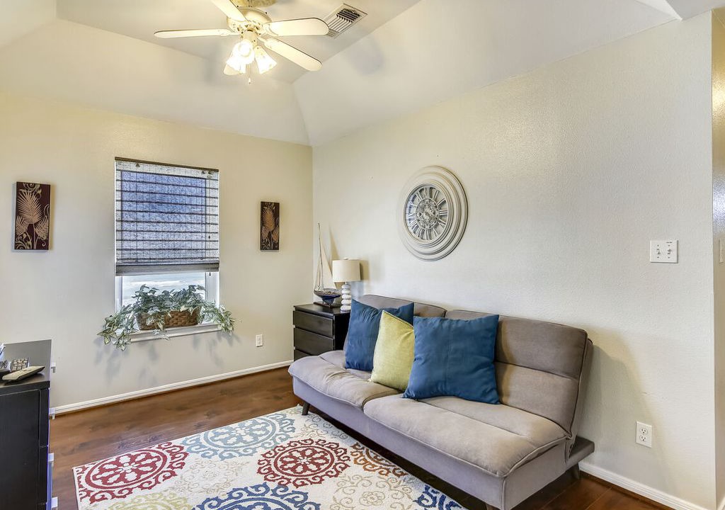 Photo of Livingroom in Sands Of Kahala Beach