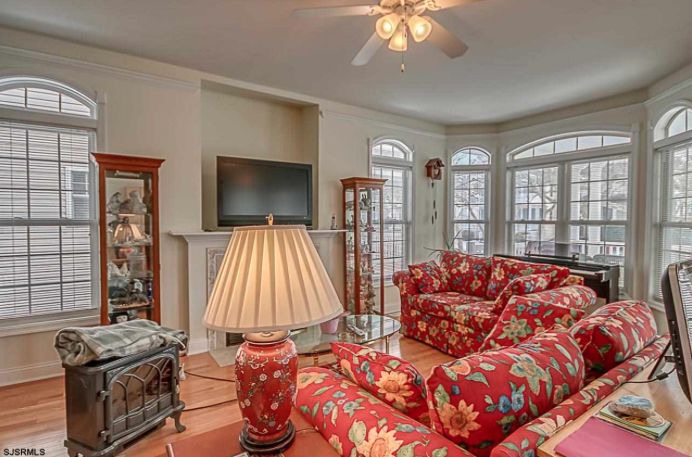 Photo of Livingroom in North End