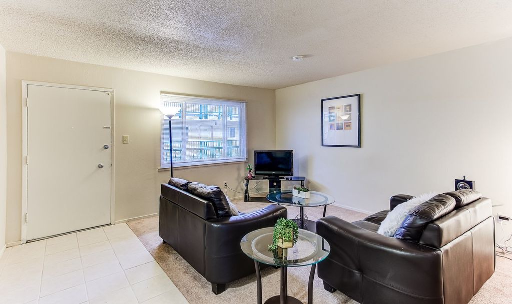 Photo of Livingroom in Downtown Berkeley