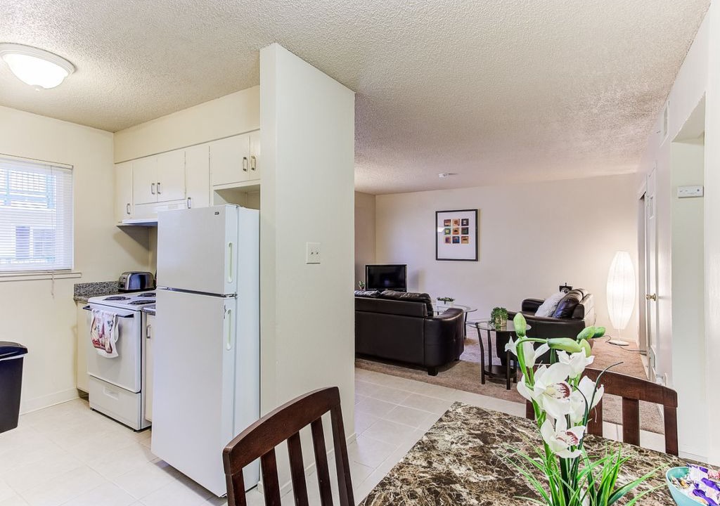 Photo of Livingroom in Downtown Berkeley