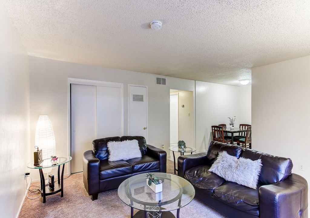 Photo of Livingroom in Downtown Berkeley