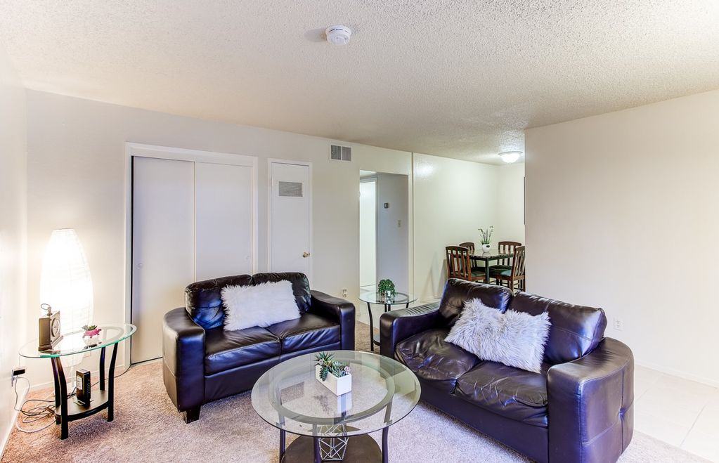 Photo of Livingroom in Downtown Berkeley