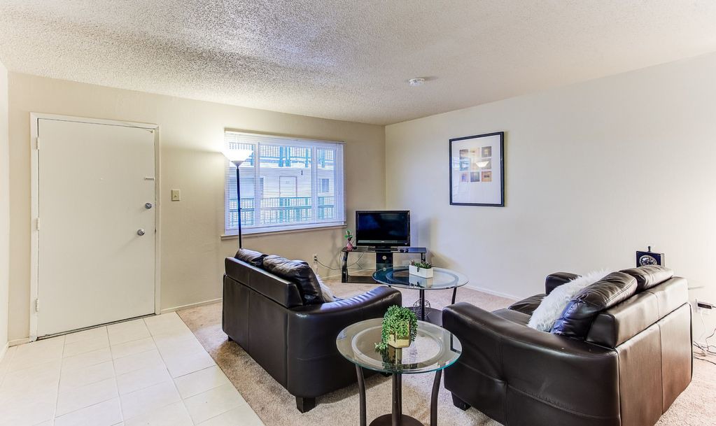 Photo of Livingroom in Downtown Berkeley