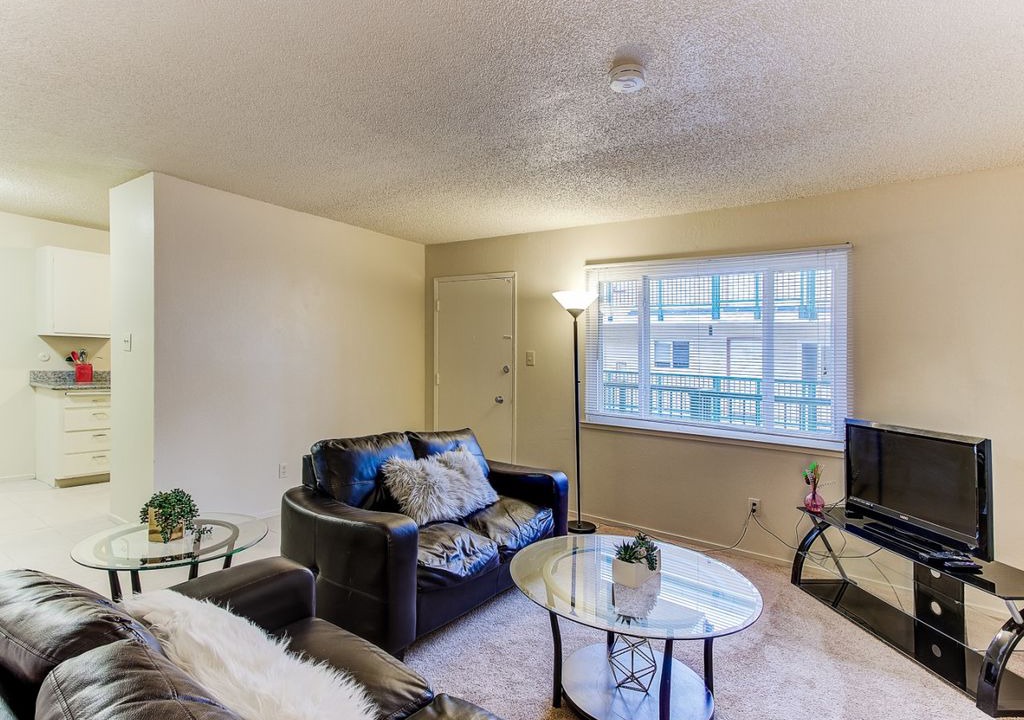 Photo of Livingroom in Downtown Berkeley